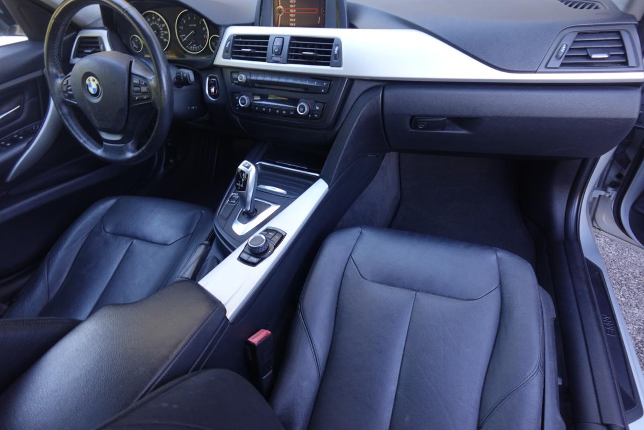BMW 3-Series 328i xDrive Sedan 2013