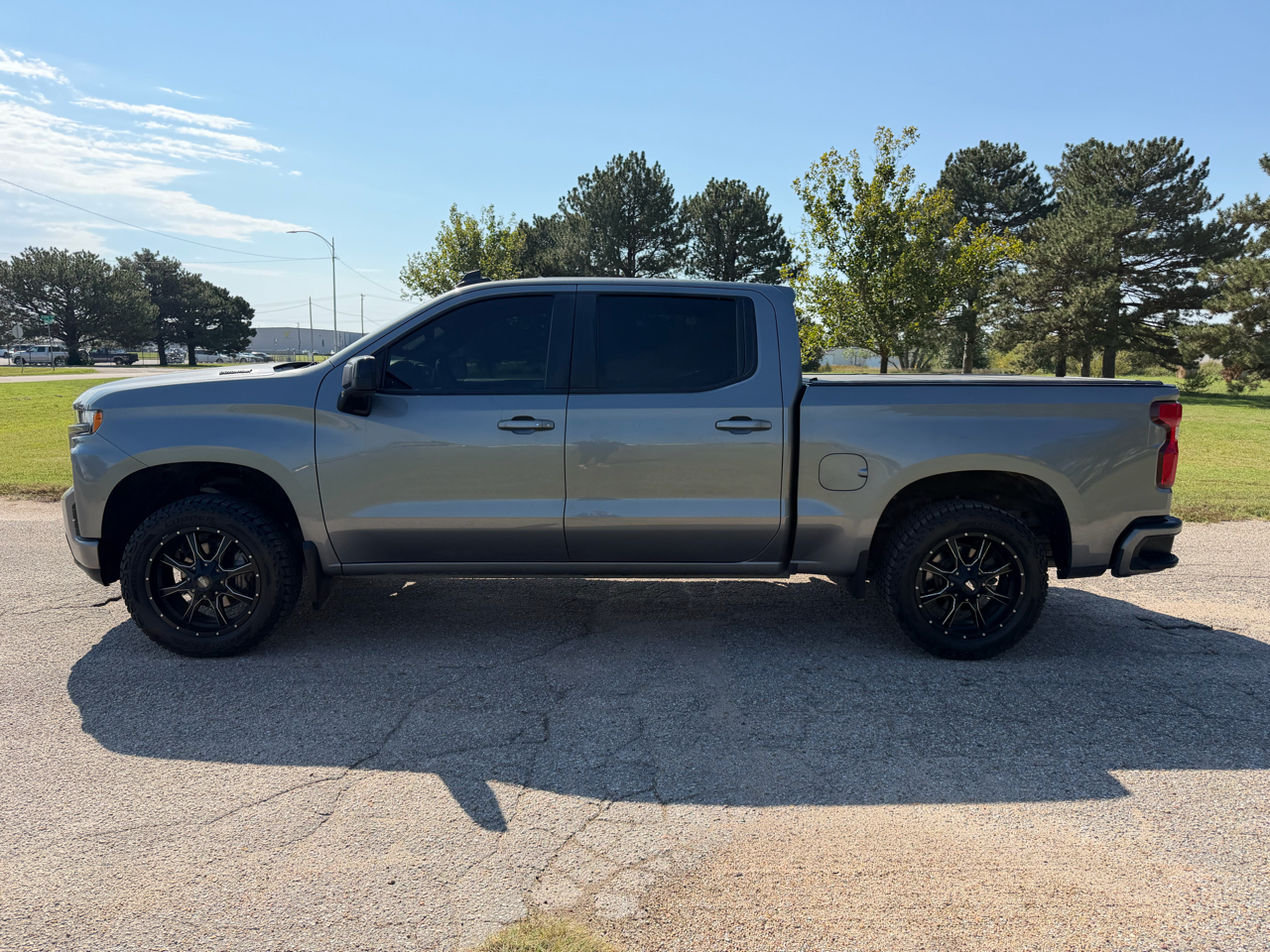 2021 Chevrolet Silverado 1500 RST photo 2