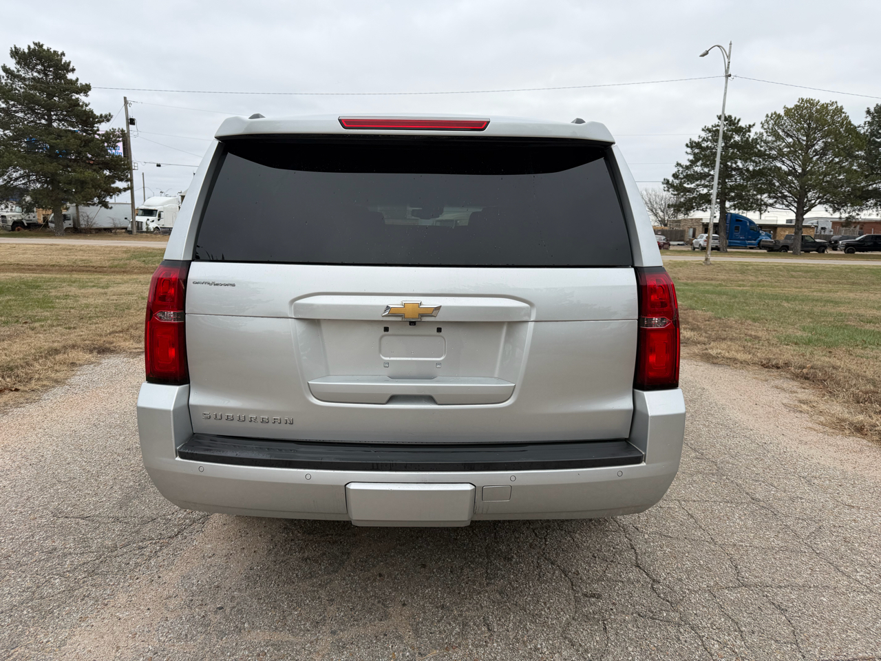 2019 Chevrolet Suburban 1500 LT photo 4