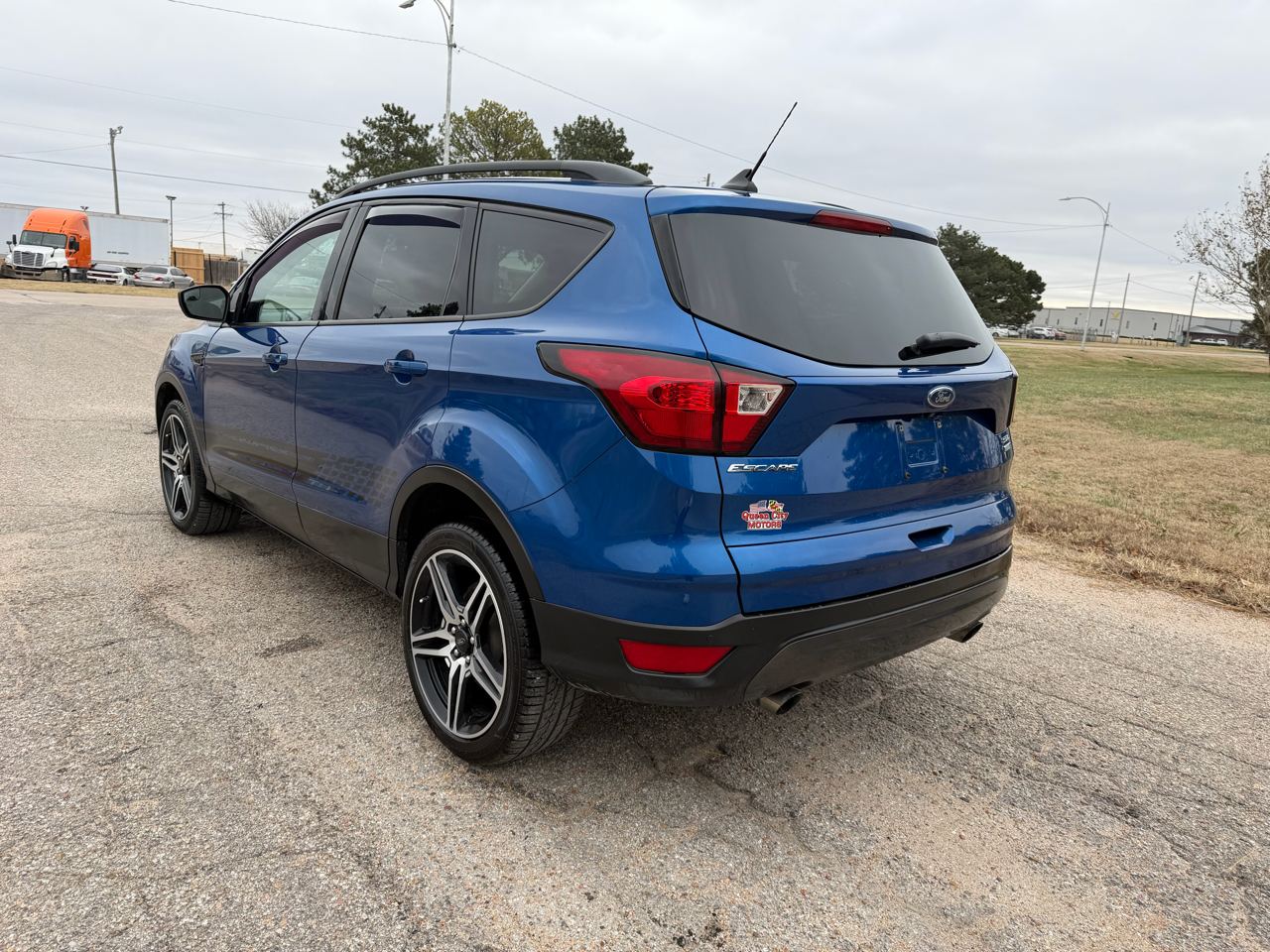 2019 Ford Escape SEL photo 2