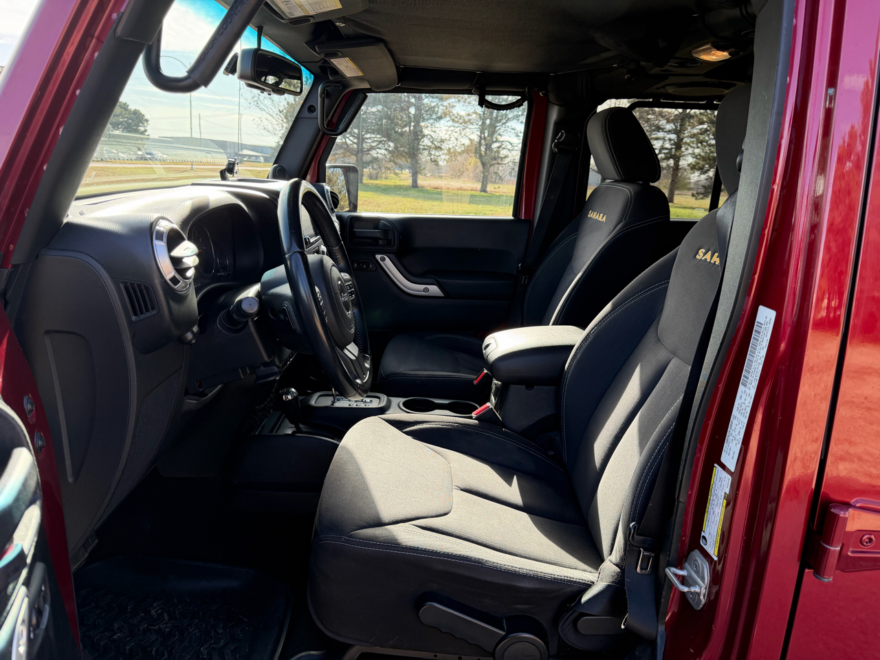 2013 Jeep Wrangler Unlimited Sahara photo 3