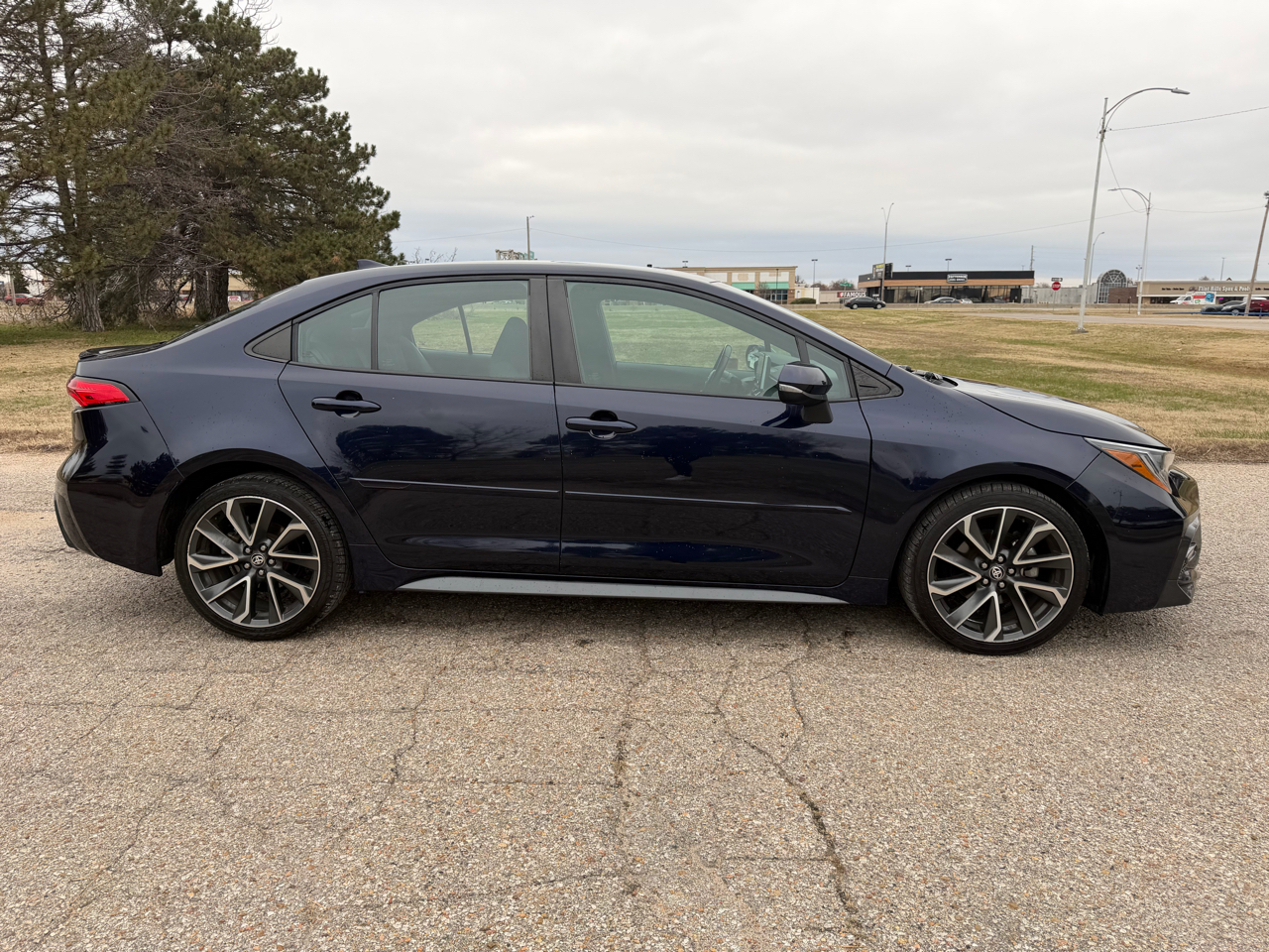 2021 Toyota Corolla SE photo 2