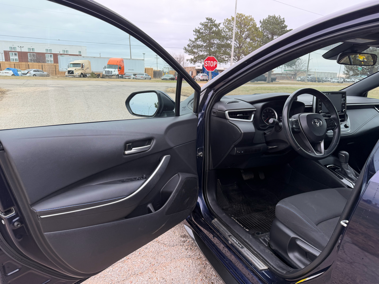 2021 Toyota Corolla SE photo 3