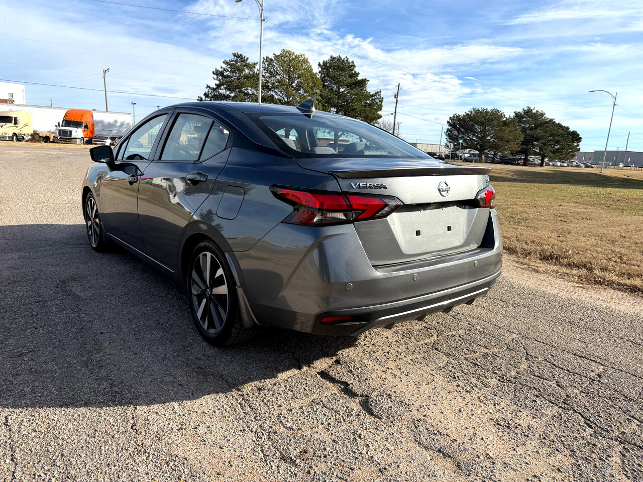 Nissan Versa SR CVT 2021