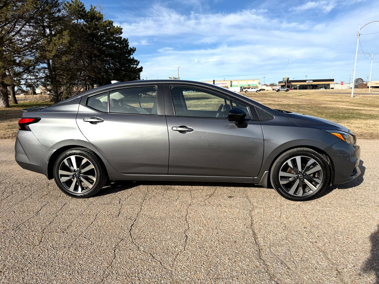 Nissan Versa SR CVT 2021