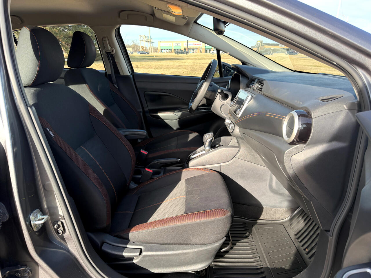 Nissan Versa SR CVT 2021