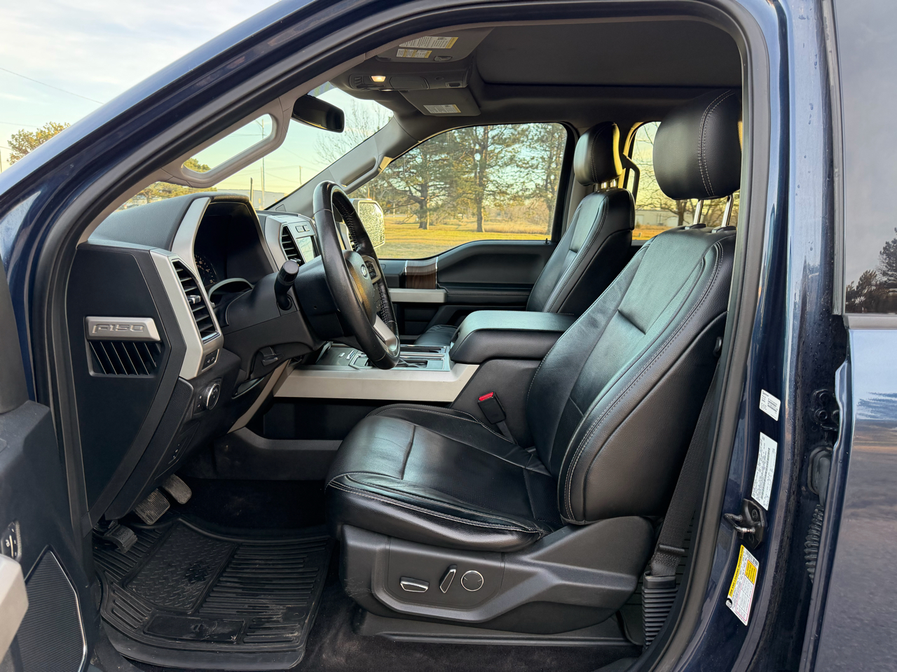 Ford F-150 Lariat 4WD SuperCrew 5.5' Box 2017