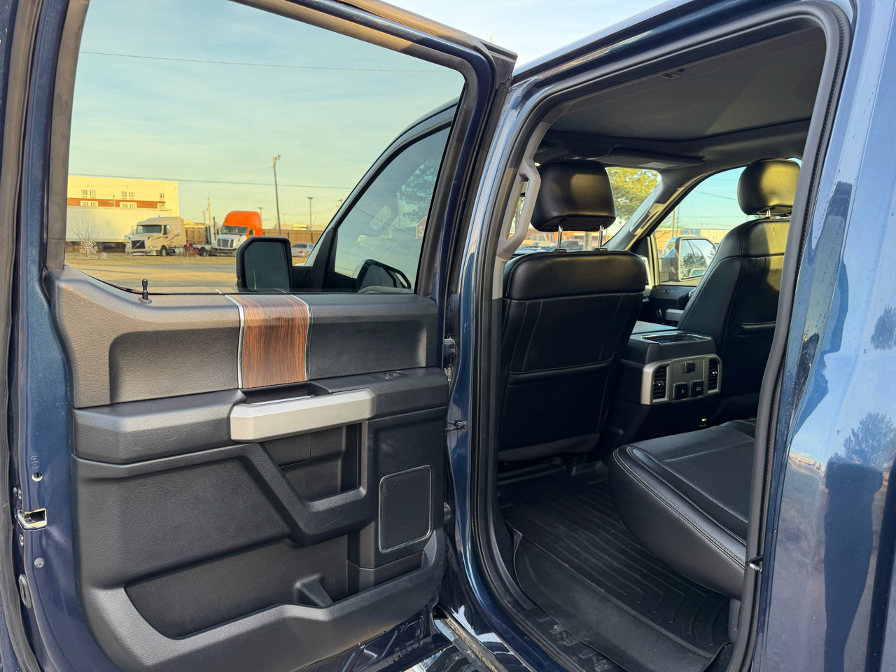 Ford F-150 Lariat 4WD SuperCrew 5.5' Box 2017