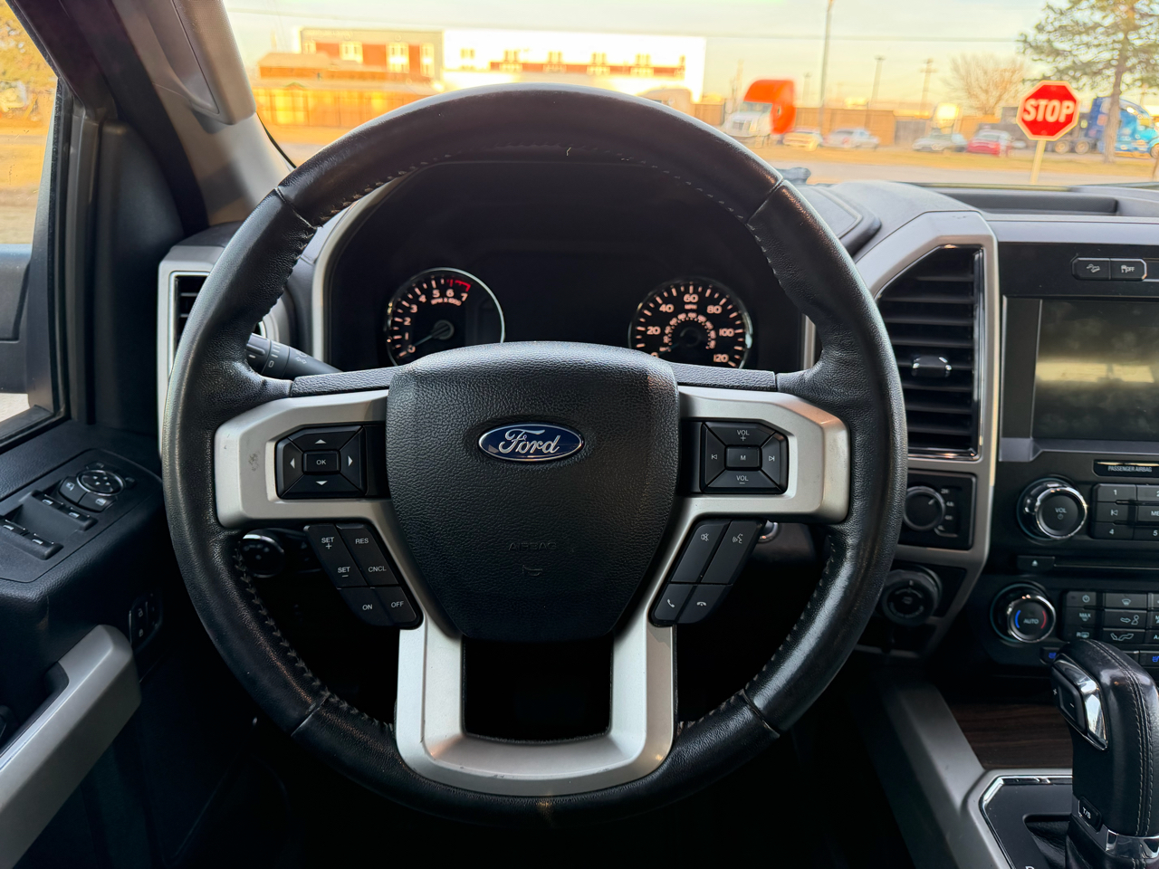 Ford F-150 Lariat 4WD SuperCrew 5.5' Box 2017