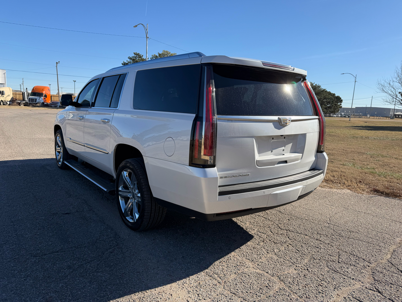 Cadillac Escalade ESV 4WD 4dr Premium Collection 2016