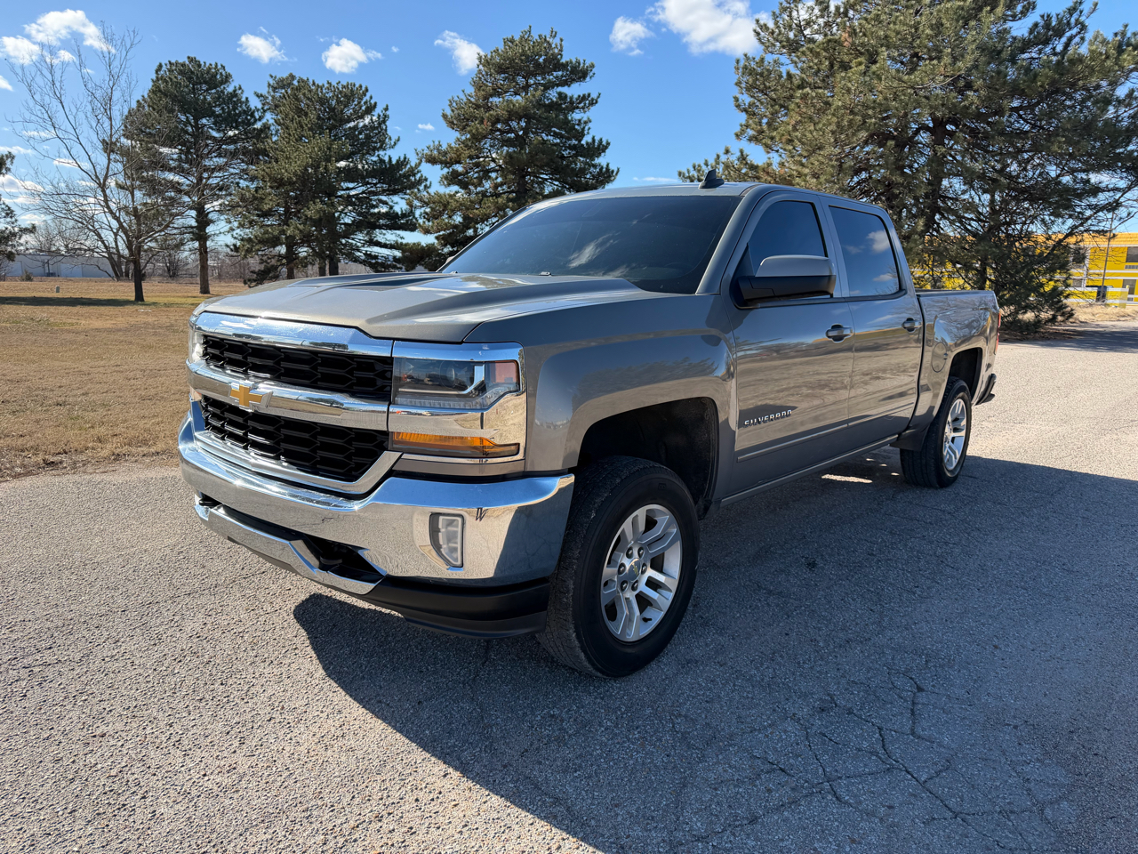 Chevrolet Silverado 1500 4WD Crew Cab 143.5" LT w/1LT 2017