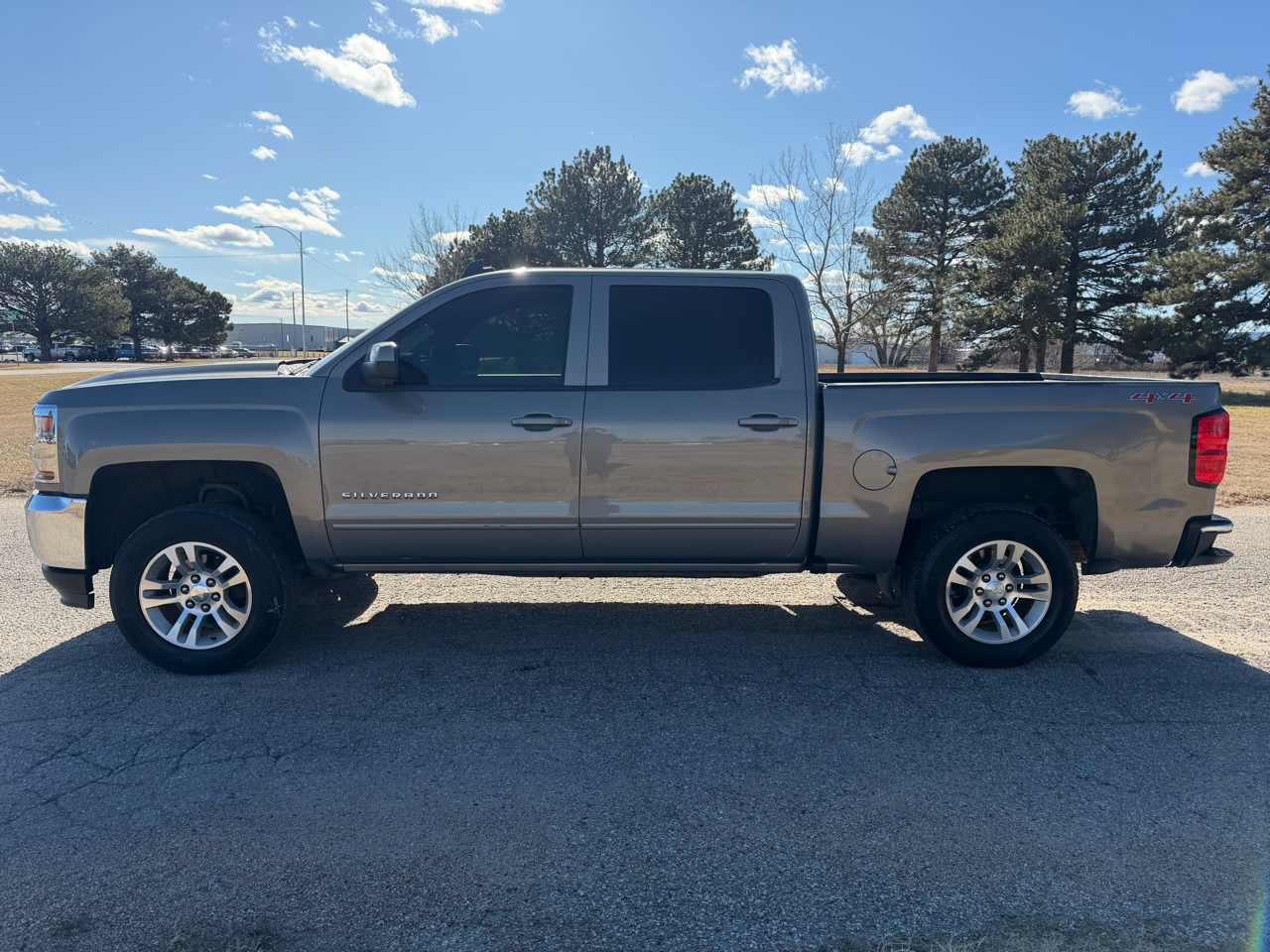 Chevrolet Silverado 1500 4WD Crew Cab 143.5" LT w/1LT 2017