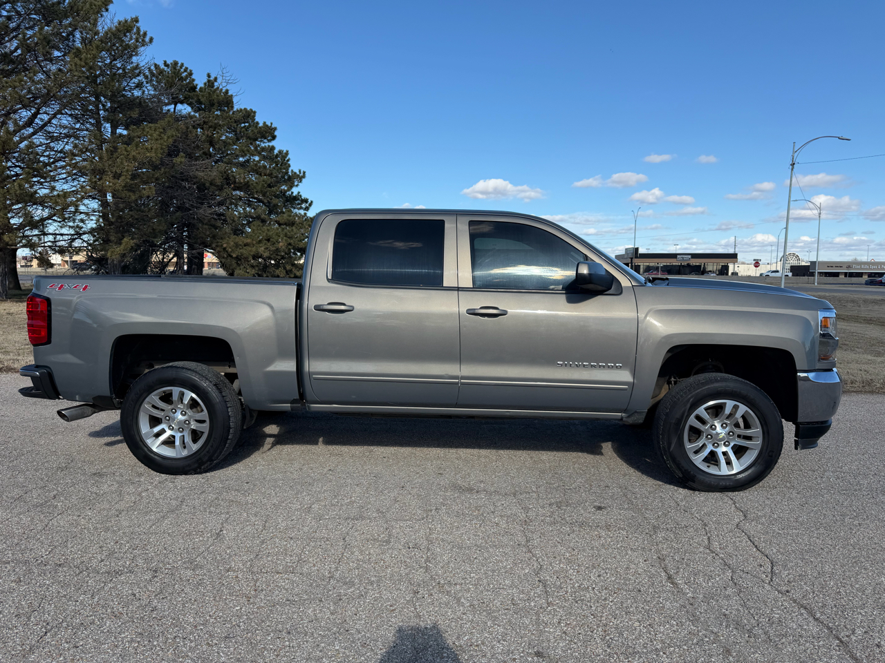 Chevrolet Silverado 1500 4WD Crew Cab 143.5" LT w/1LT 2017