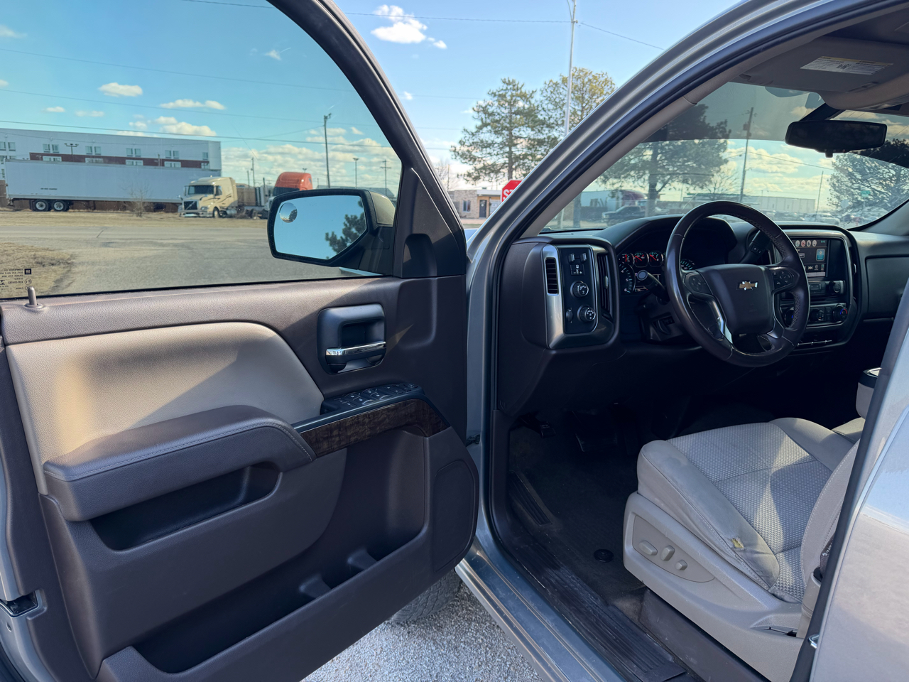 Chevrolet Silverado 1500 4WD Crew Cab 143.5" LT w/1LT 2017