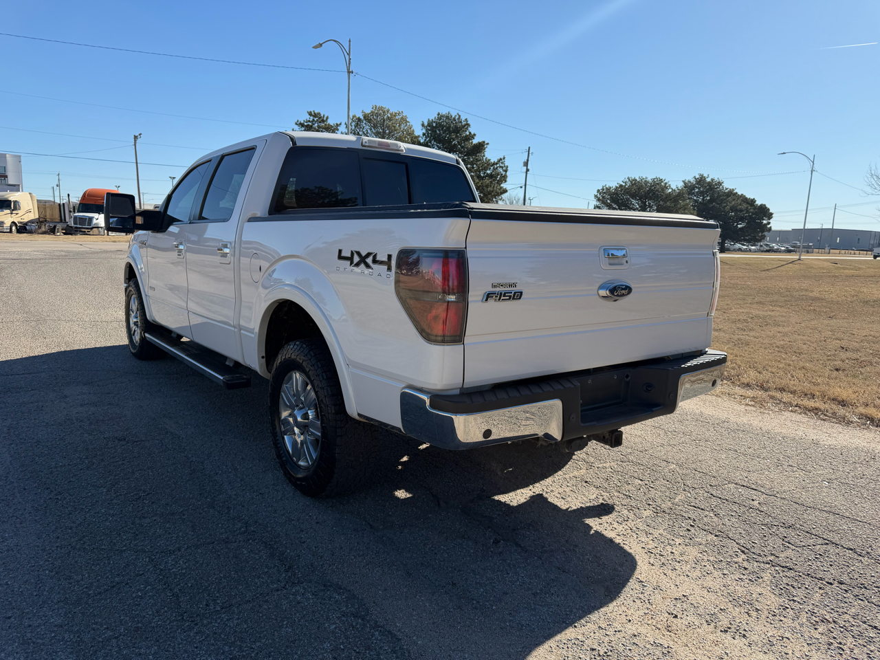Ford F-150 4WD SuperCrew 145" Lariat 2011