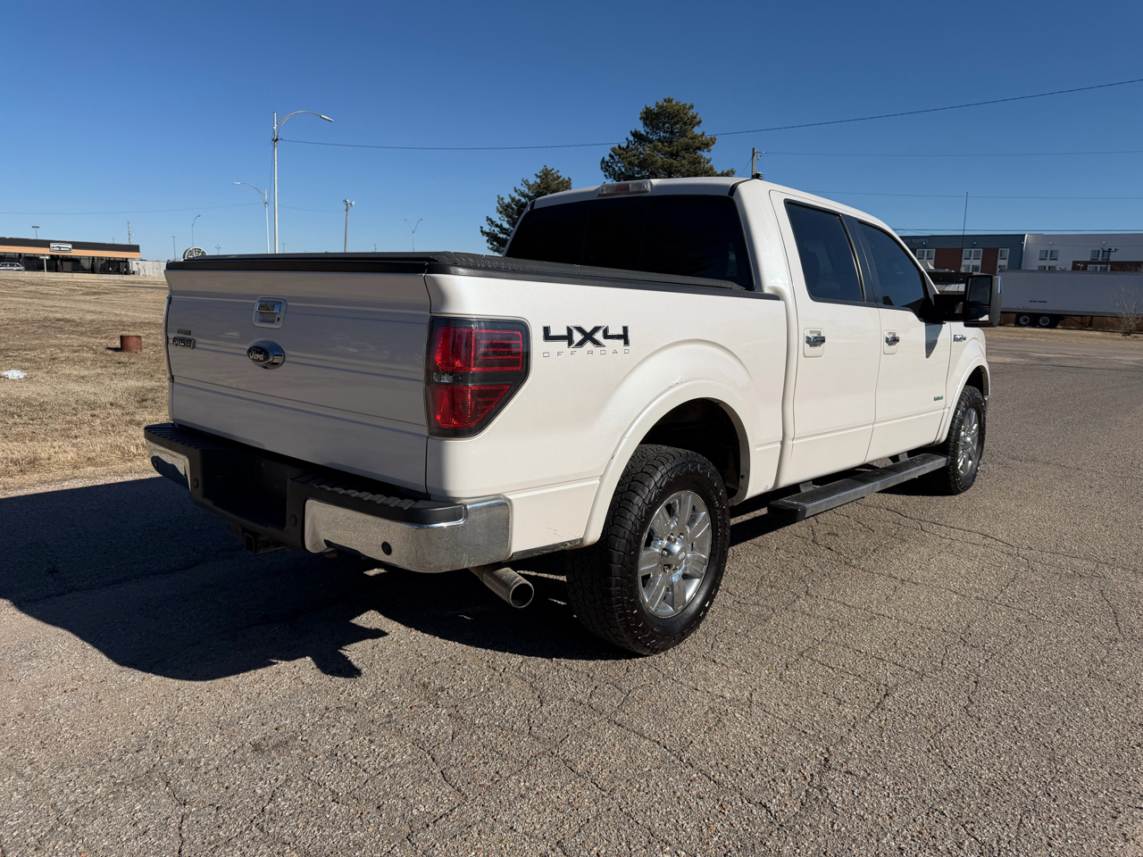Ford F-150 4WD SuperCrew 145" Lariat 2011