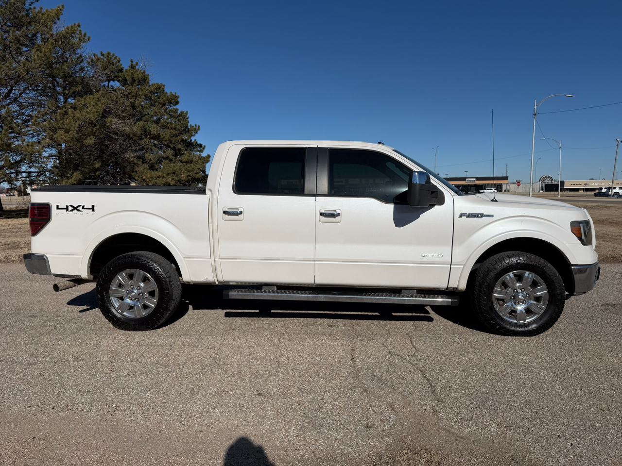 Ford F-150 4WD SuperCrew 145" Lariat 2011