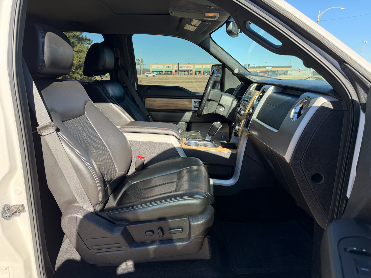 Ford F-150 4WD SuperCrew 145" Lariat 2011