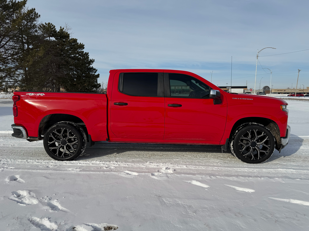 Chevrolet Silverado 1500 4WD Crew Cab 147" LT 2020