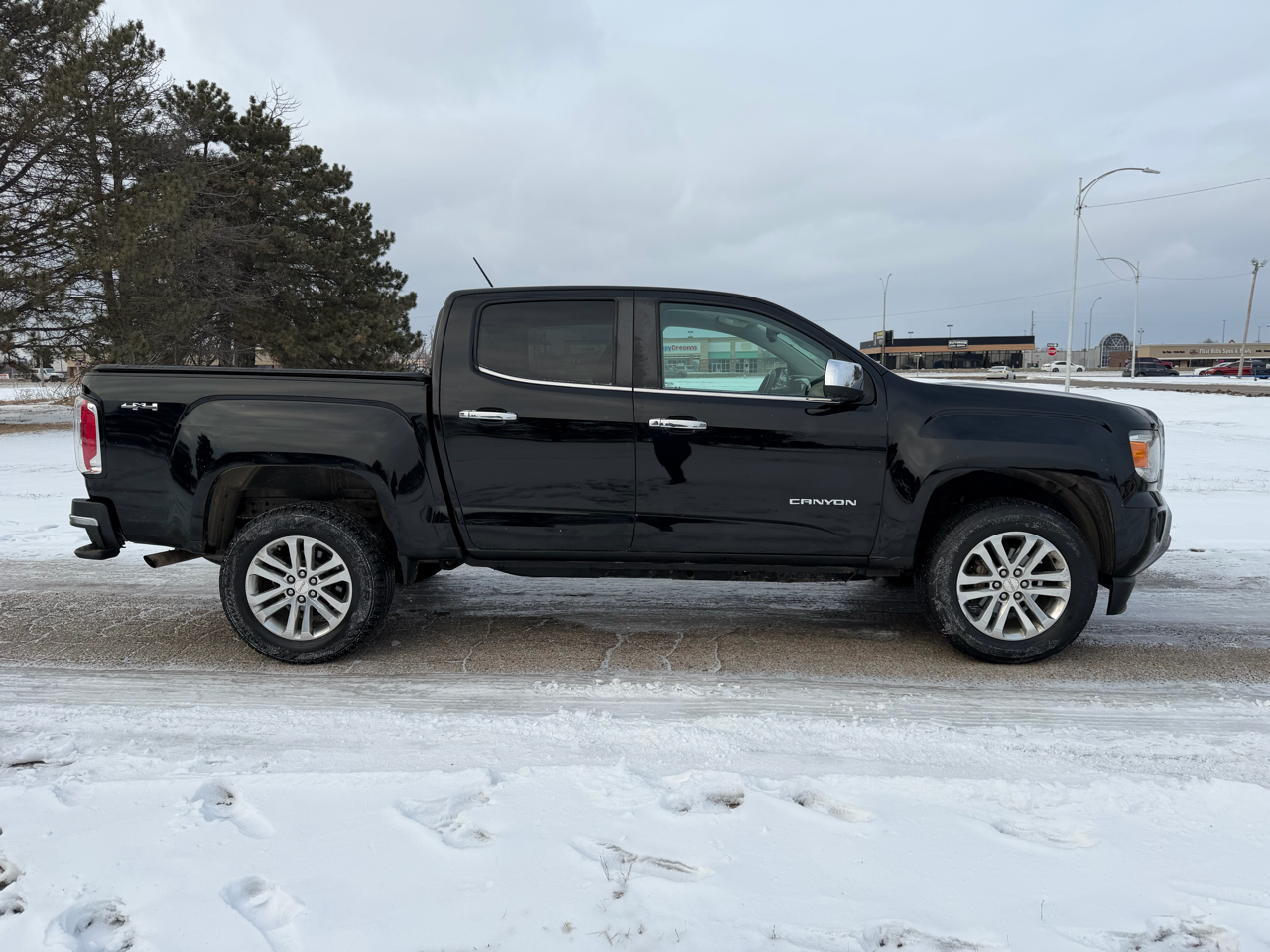 GMC Canyon 4WD Crew Cab 128.3" SLT 2017