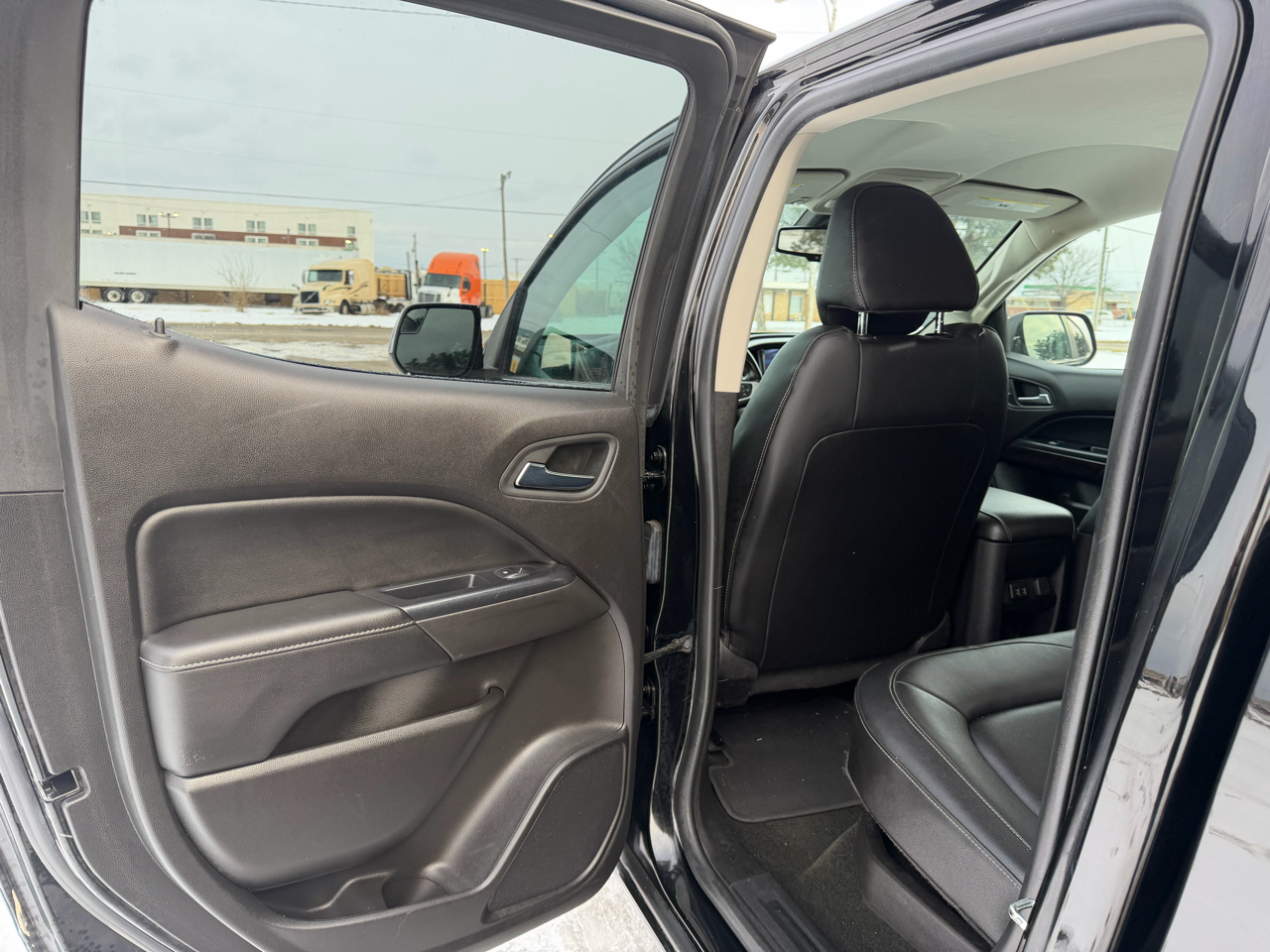 GMC Canyon 4WD Crew Cab 128.3" SLT 2017