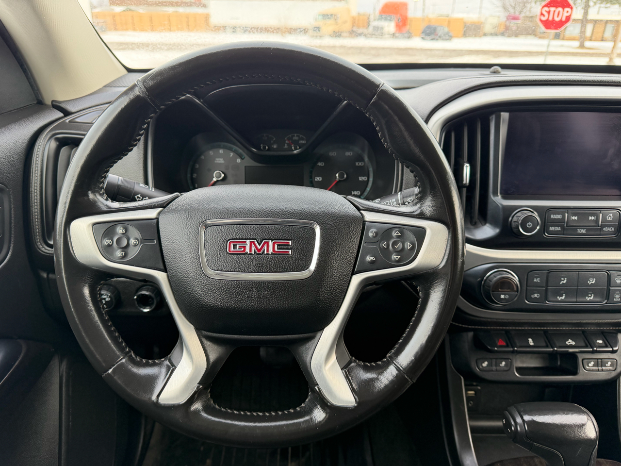 GMC Canyon 4WD Crew Cab 128.3" SLT 2017