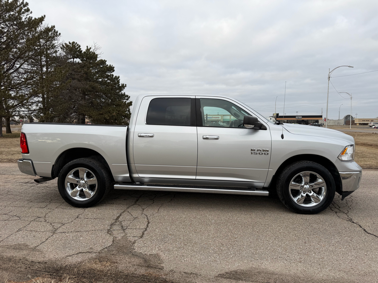 RAM 1500 4WD Crew Cab 140.5" Big Horn 2015