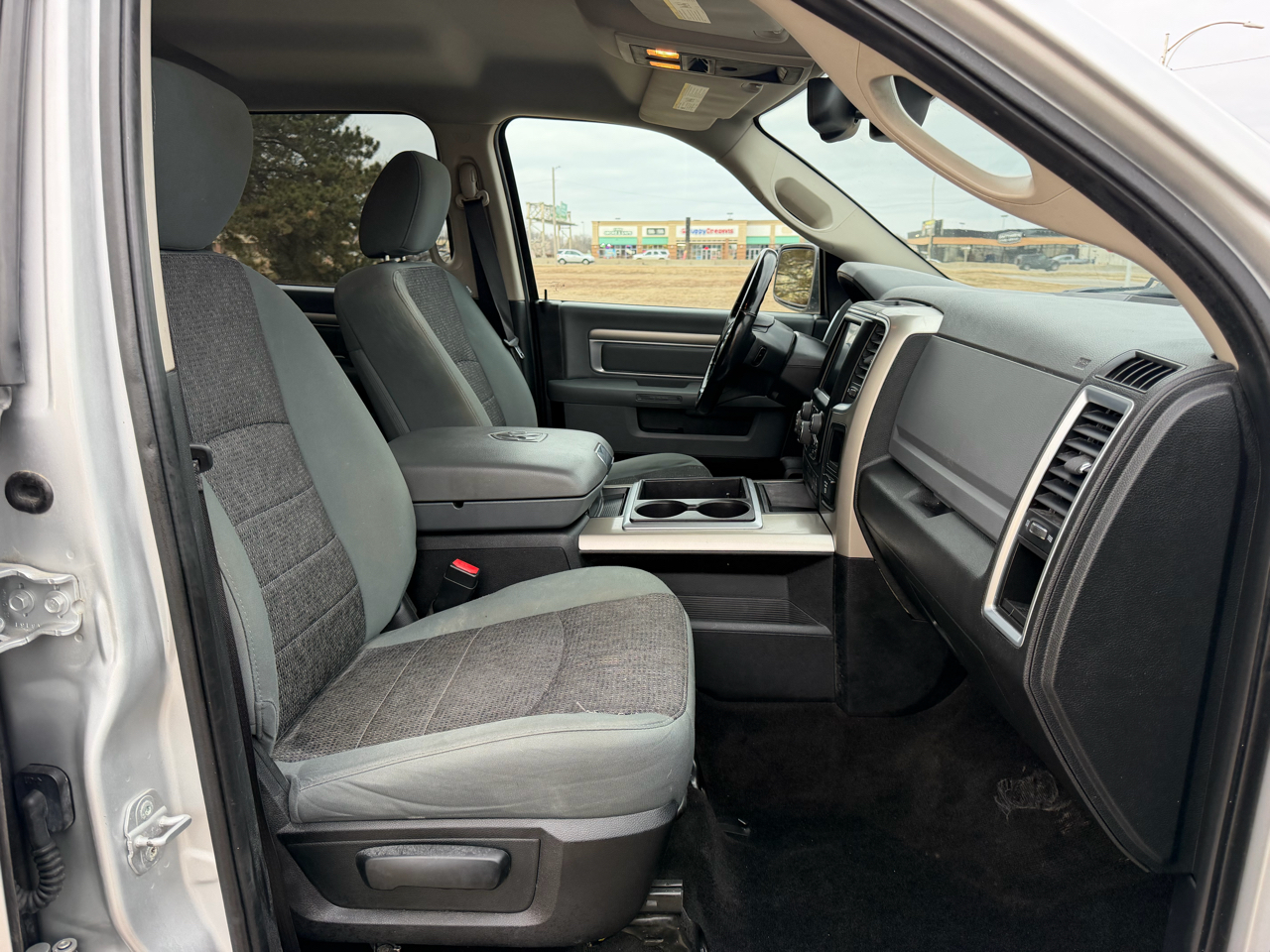 RAM 1500 4WD Crew Cab 140.5" Big Horn 2015