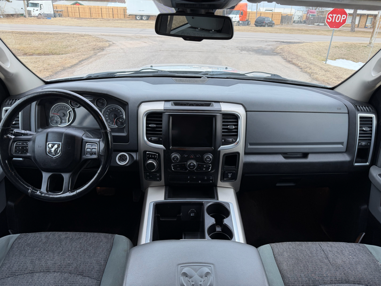 RAM 1500 4WD Crew Cab 140.5" Big Horn 2015