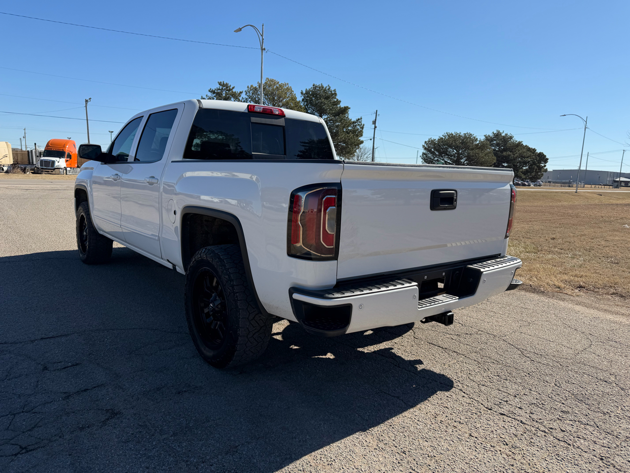GMC Sierra 1500 4WD Crew Cab 143.5" SLT 2018