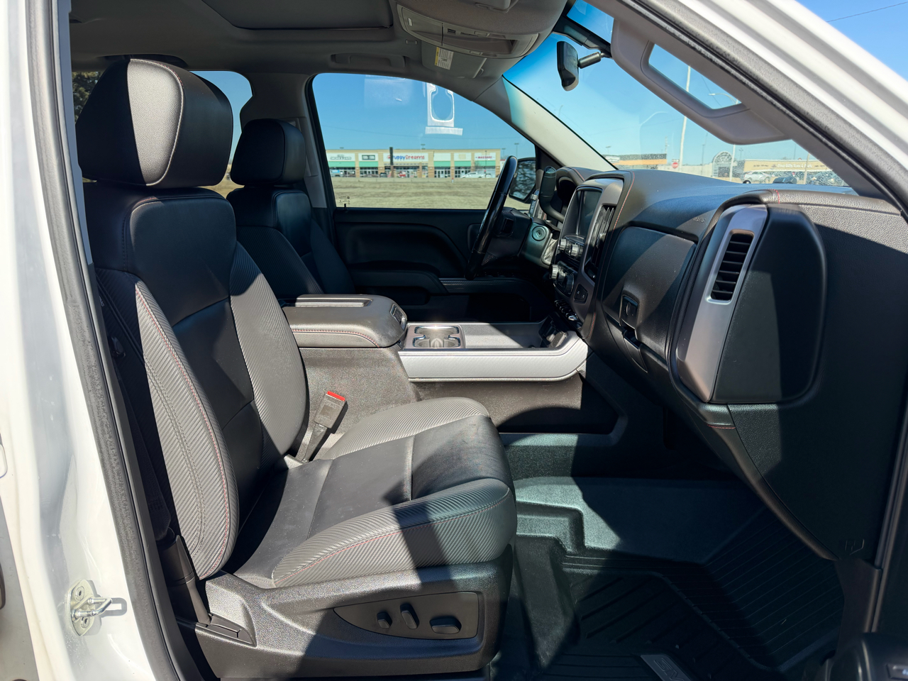 GMC Sierra 1500 4WD Crew Cab 143.5" SLT 2018