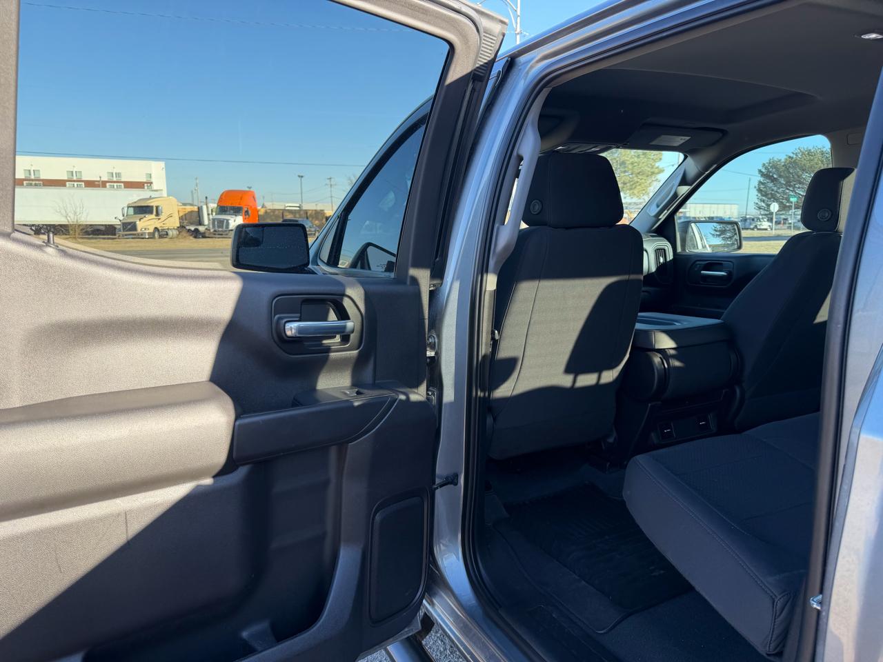 Chevrolet Silverado 1500 2WD Crew Cab 147" Custom 2021