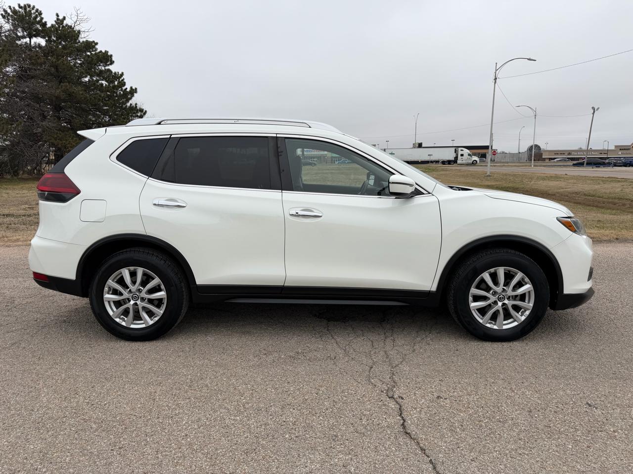 Nissan Rogue FWD SV 2020