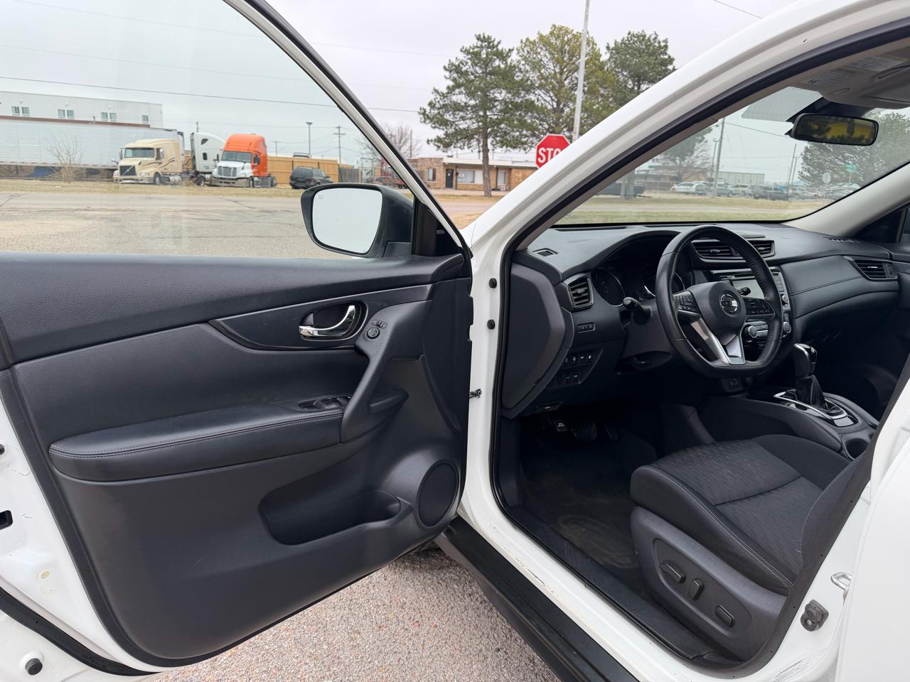 Nissan Rogue FWD SV 2020