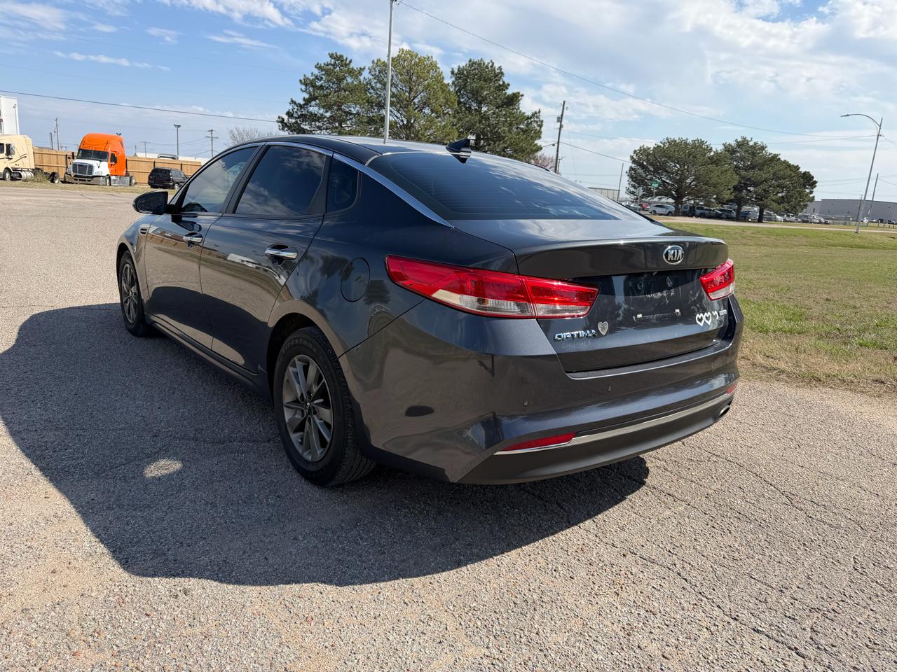 Kia Optima 4dr Sdn LX Turbo 2016