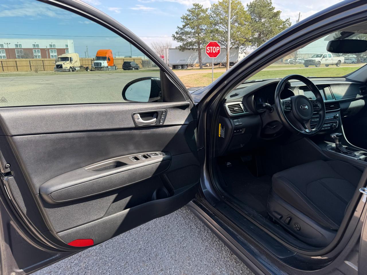 Kia Optima 4dr Sdn LX Turbo 2016