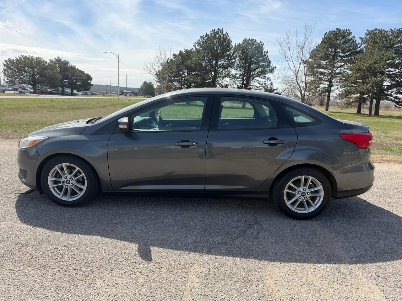 Ford Focus SE Sedan 2017