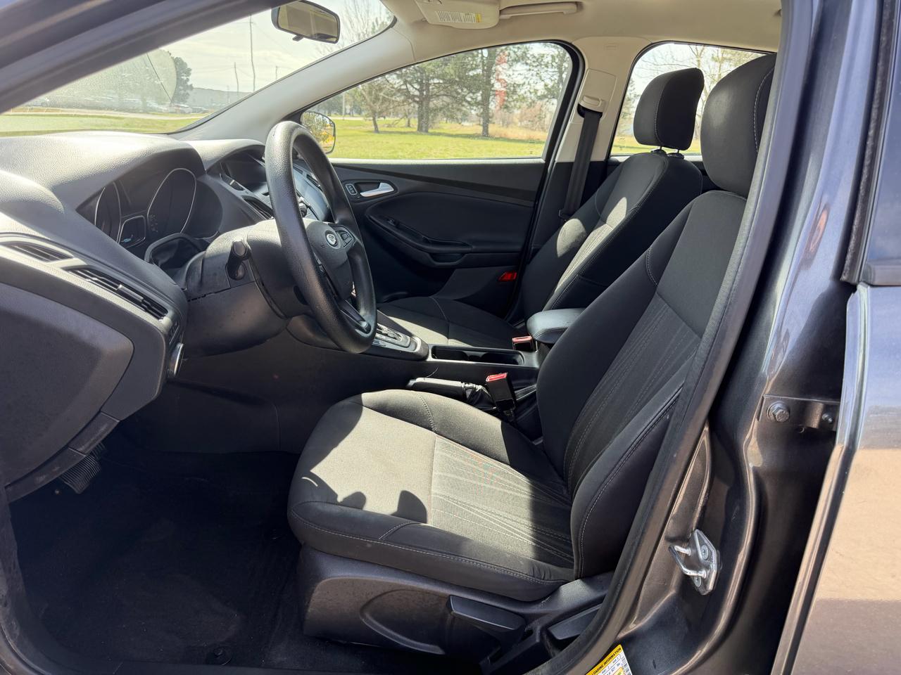 Ford Focus SE Sedan 2017