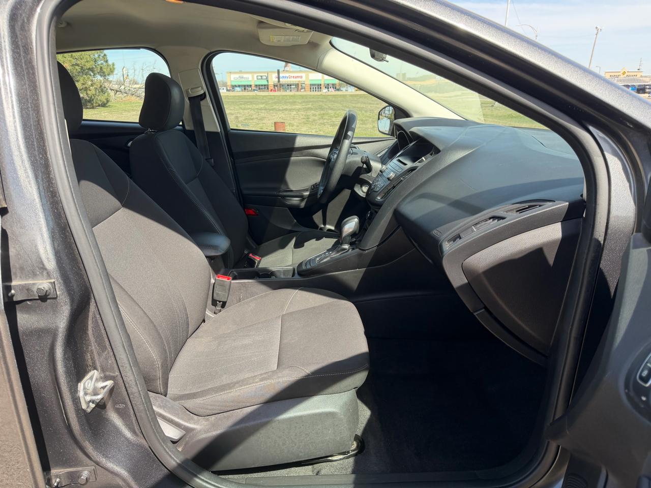 Ford Focus SE Sedan 2017