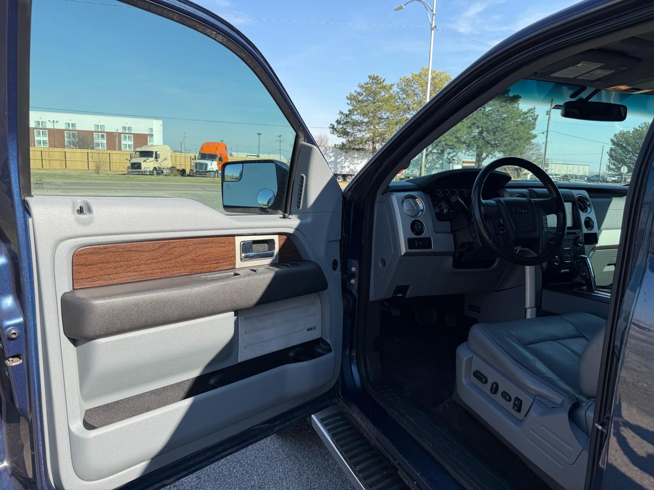 Ford F-150 4WD SuperCrew 145" Lariat 2013