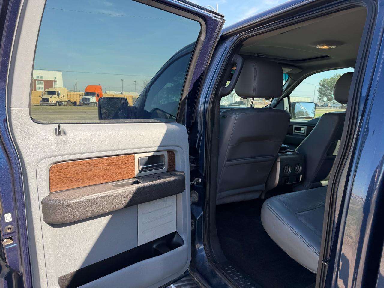 Ford F-150 4WD SuperCrew 145" Lariat 2013