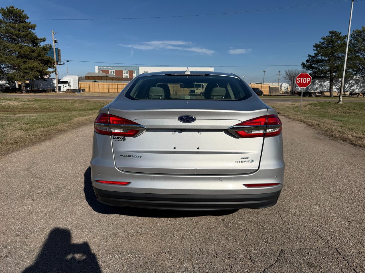 Ford Fusion Hybrid SE FWD 2019