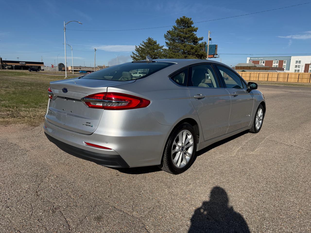Ford Fusion Hybrid SE FWD 2019