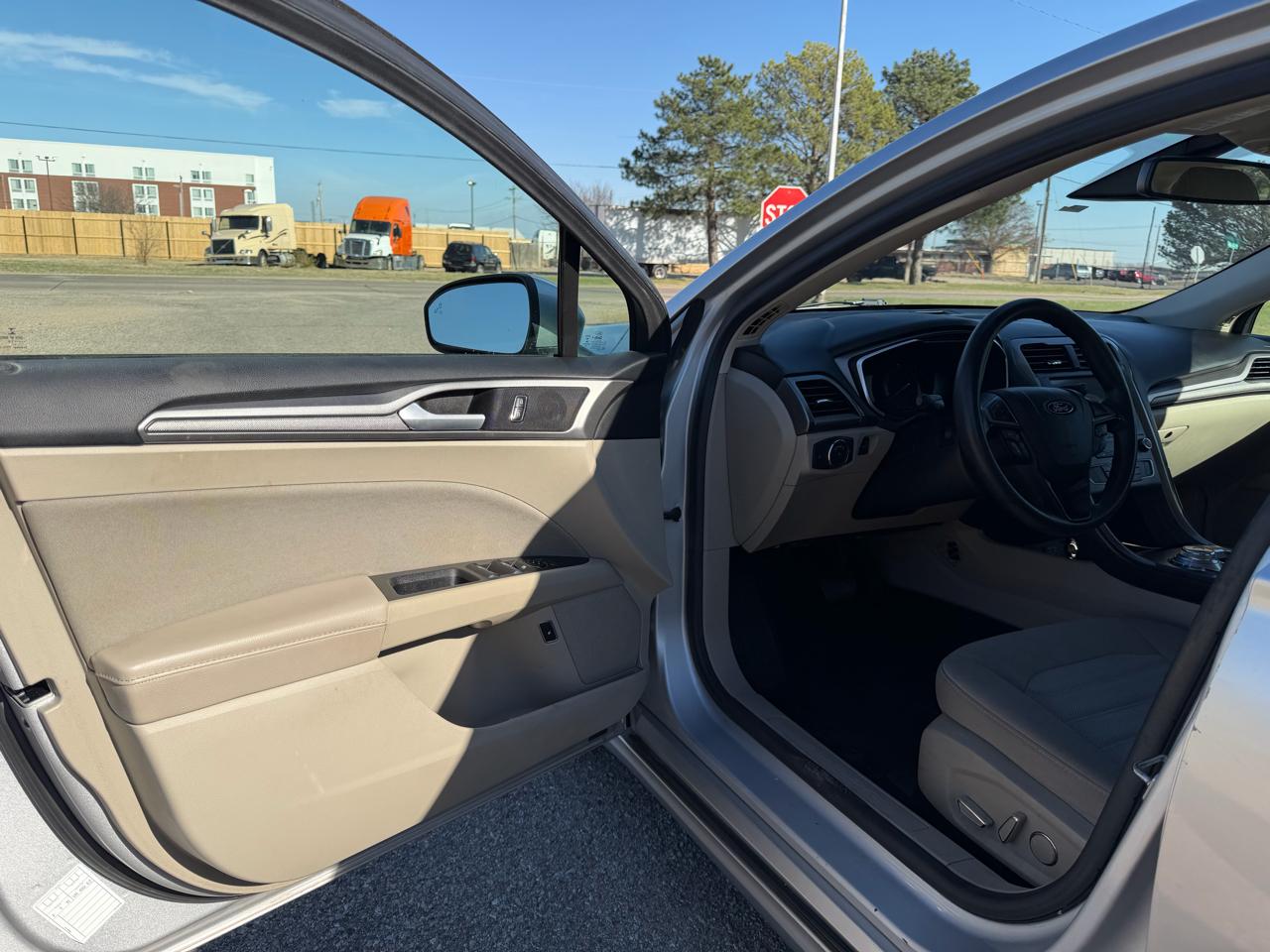 Ford Fusion Hybrid SE FWD 2019