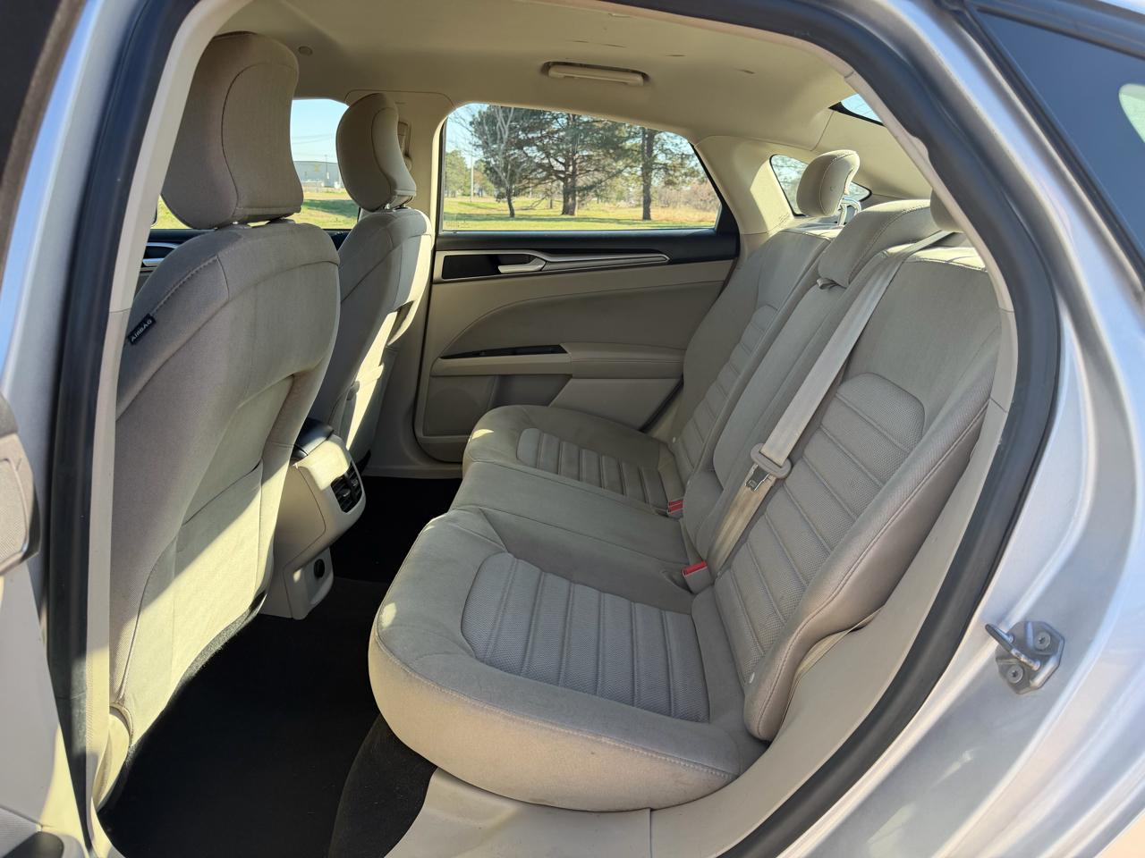 Ford Fusion Hybrid SE FWD 2019