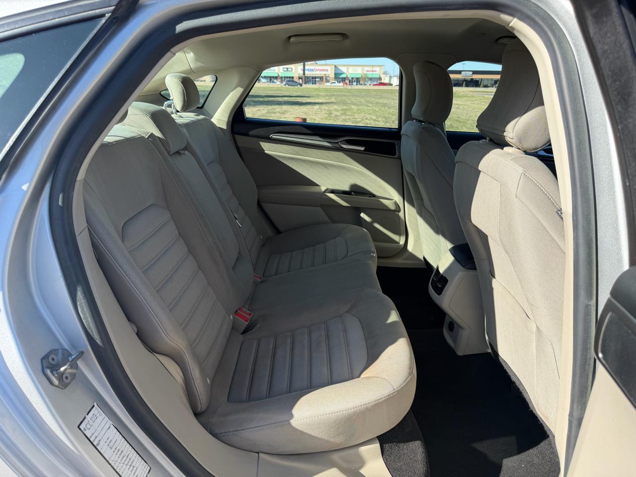 Ford Fusion Hybrid SE FWD 2019