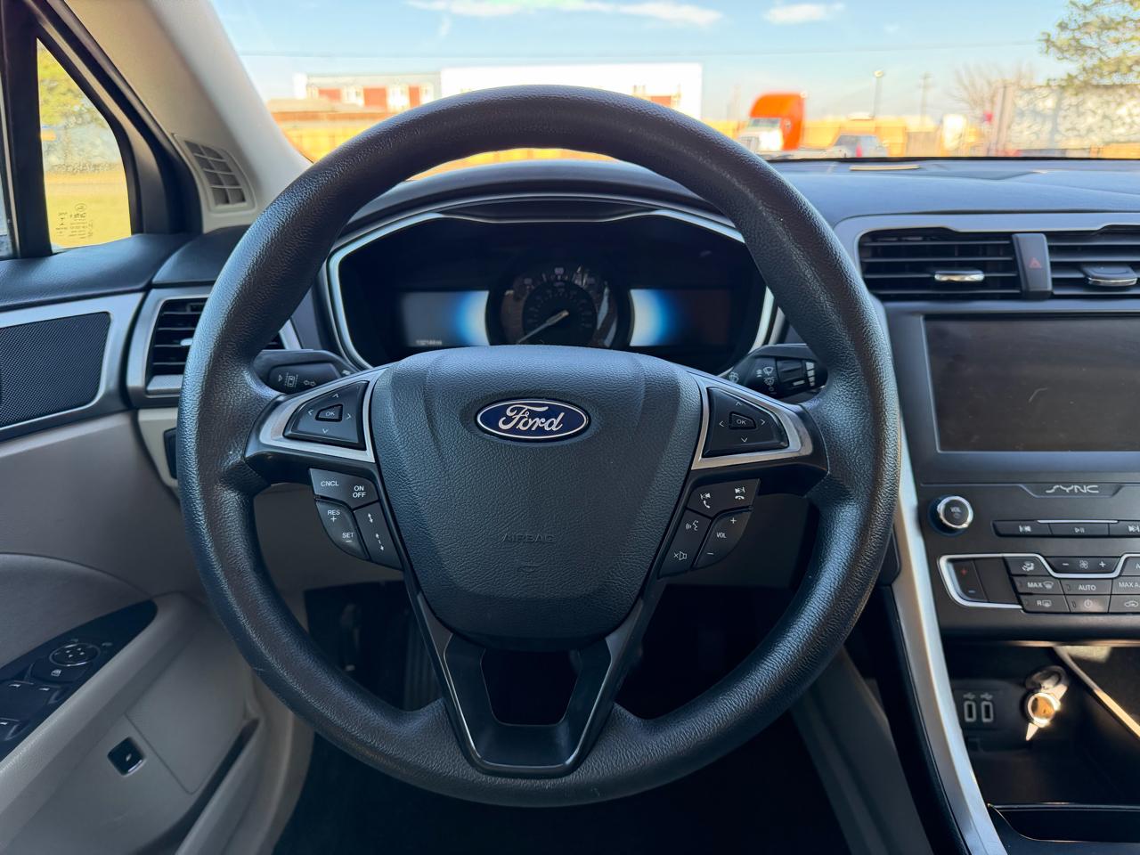 Ford Fusion Hybrid SE FWD 2019