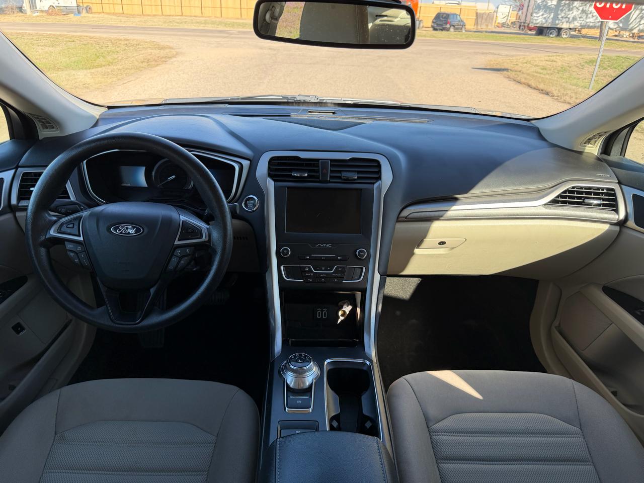 Ford Fusion Hybrid SE FWD 2019