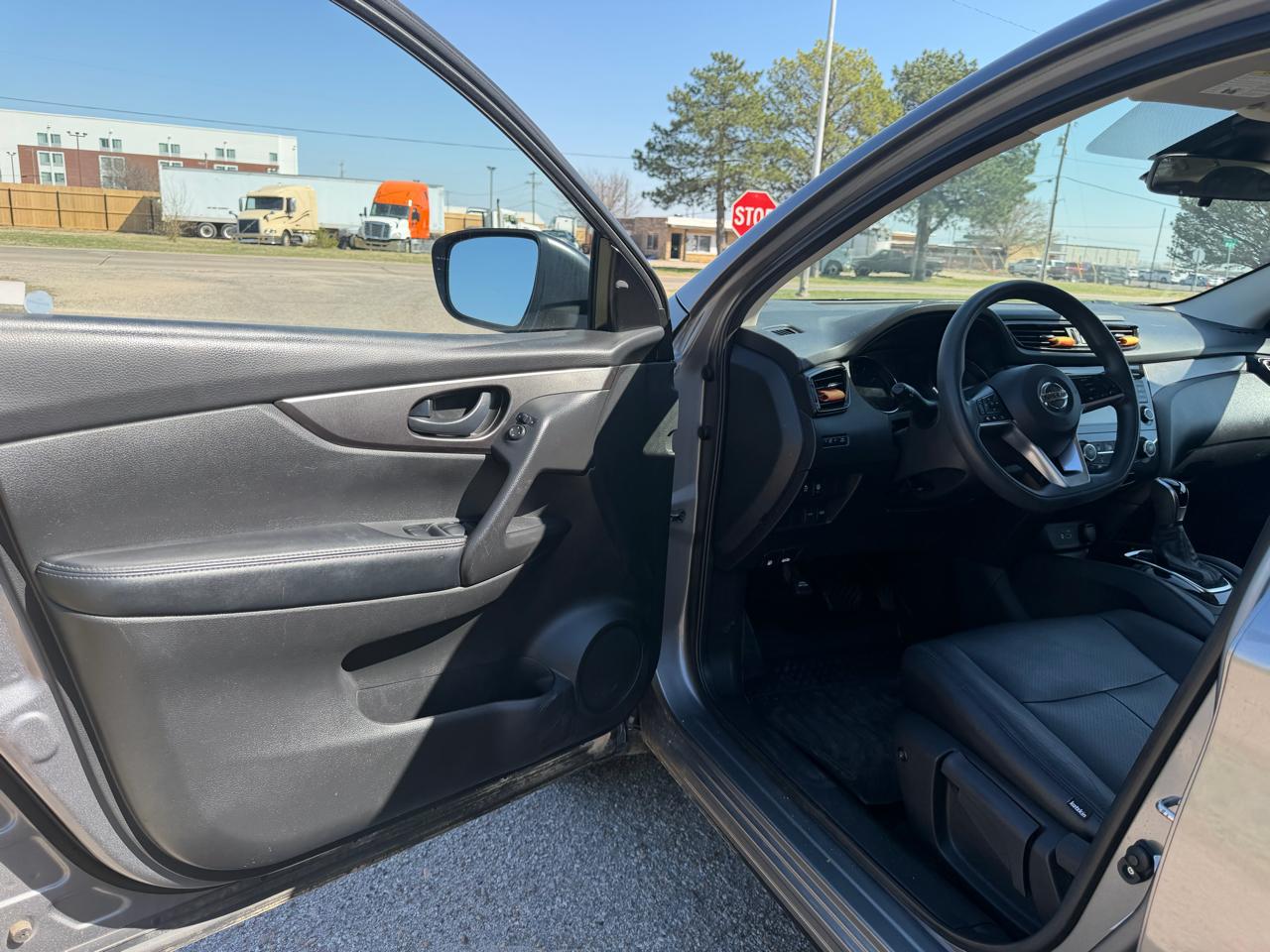 Nissan Rogue Sport FWD S 2020