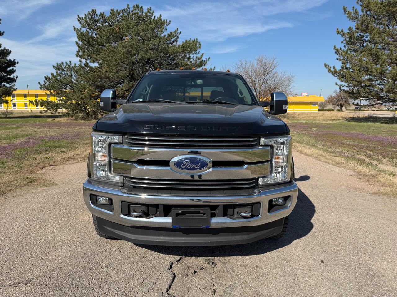 Ford Super Duty F-350 SRW King Ranch 4WD Crew Cab 8' Box 2017